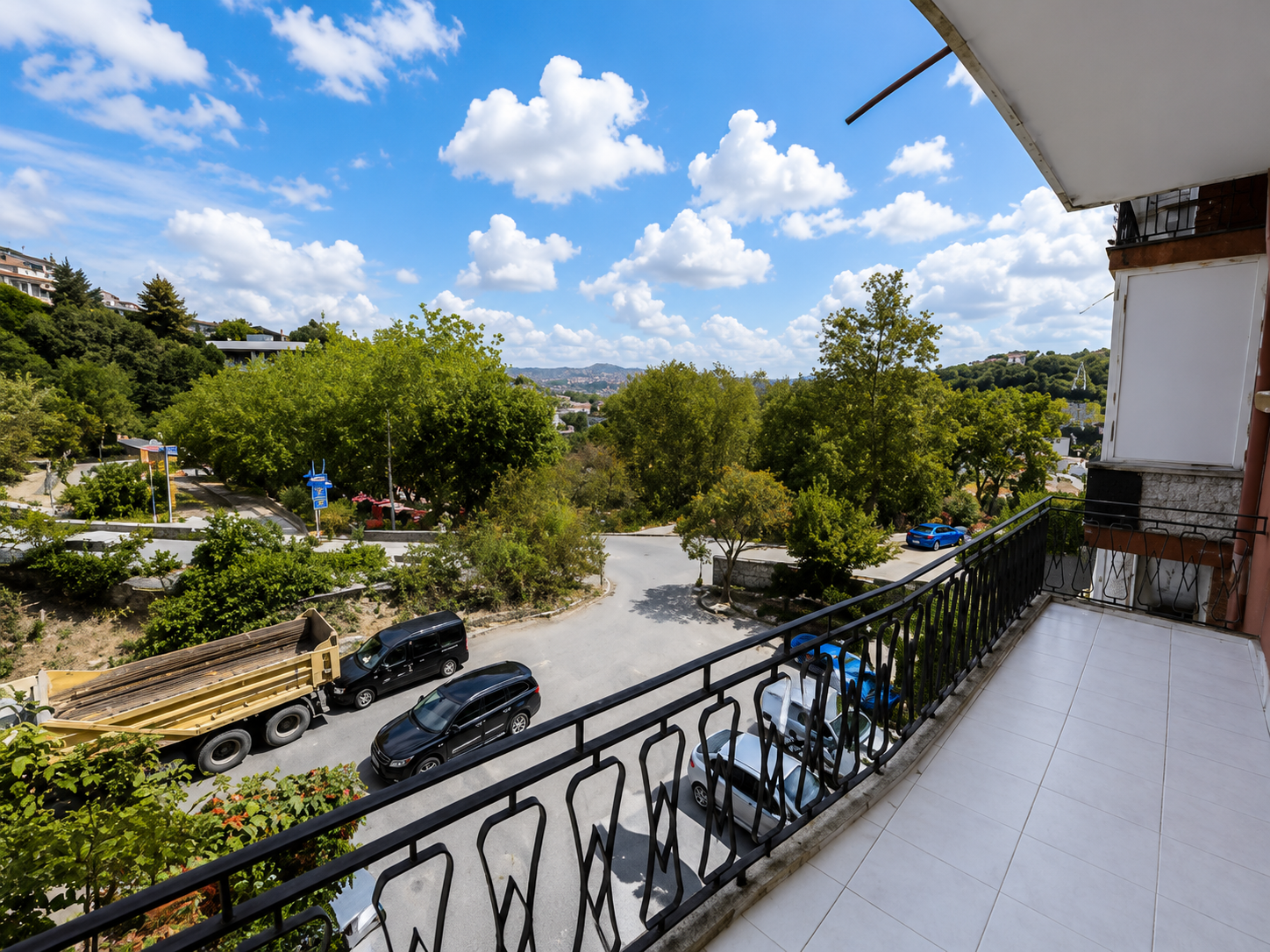 Sarıyer İstinye’de yüksek arsa paylı 2+1 daire