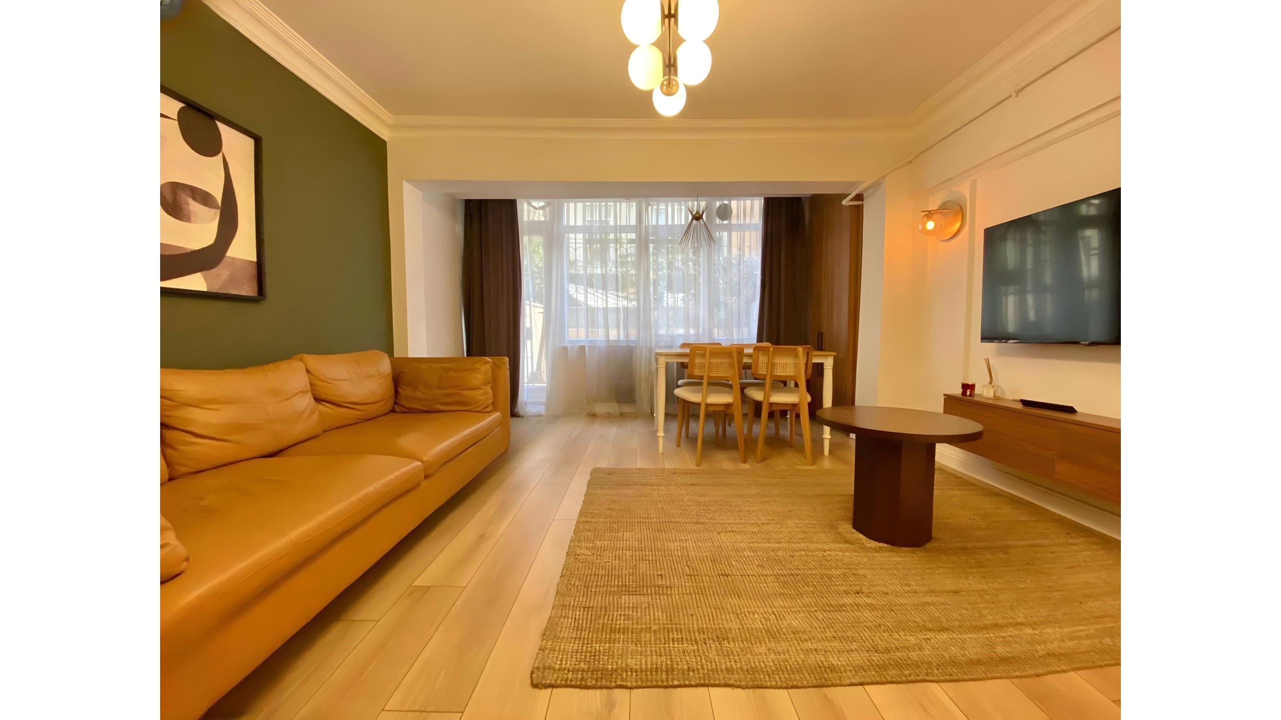 Şişli’de bahçeli, tasarım mobilyalı 1+1 daire