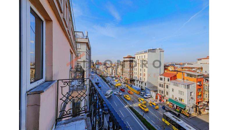 Beyoğlu'nda Merkezi Ticari Gayrimenkul