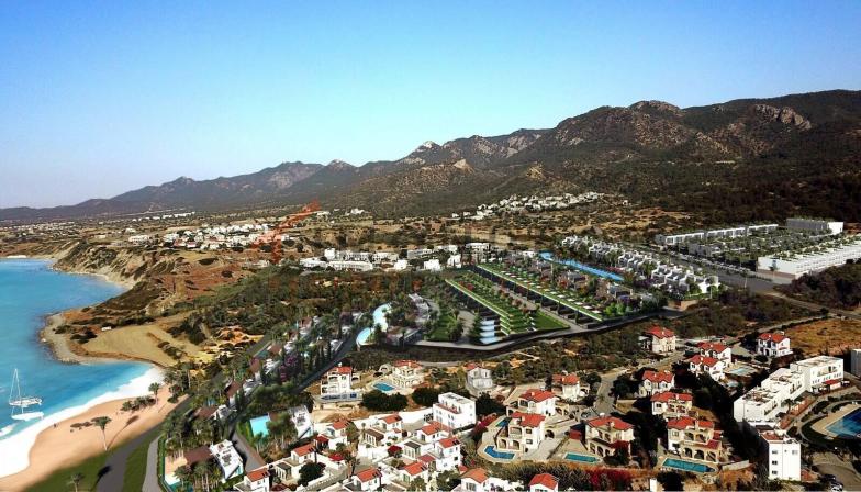 Kuzey Kıbrıs Bahçeli'de plaja yakın geniş villa