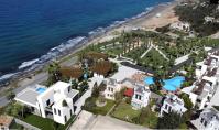 NO-602, Kuzey Kıbrıs Esentepe'de Plajına Yürüme Mesafesinde Yüzme Havuzlu 125 m² Satılık Villa