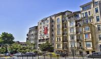 IS-4422, Istanbul Beyoğlu'nda Deniz Manzaralı Ferah Yaşam Alanı Sunan 110 m² Daire