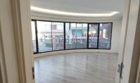 IS-4438, Istanbul Kağıthane'de Ferah Yaşam Alanı Sunan Balkonlu 120 m² Daire