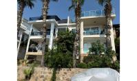 AL-1512, Alanya Merkez'de Plajına Yürüme Mesafesinde Ferah Yaşam Alanı Sunan 150 m² Villa