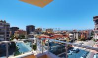 AL-1527, Alanya Merkez'de Dağ Manzaralı Ferah Yaşam Alanı Sunan 240 m² Daire