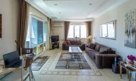AL-1551, Alanya Tosmur'da Plajına Yürüme Mesafesinde Ferah Yaşam Alanı Sunan 260 m² Daire