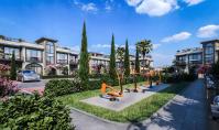 NO-822, Kuzey Kıbrıs Lapta'da Dağ Manzaralı Ferah Yaşam Alanı Sunan 64 m² Daire