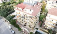 AL-1812, Alanya Merkezinde, İki Balkonlu, Havuzlu ve Asansörlü, Mobilyalı 2+1 Daire (110 m²)