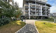 AL-1993, Geniş Balkon ve Havuz Manzaralı, Denize 800 m Mesafede – Mobilyasız 65 m²’lik 1+1 Daire; Kapalı Havuz, Spor Salonu ve Sauna, Oba