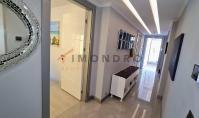 AL-2061, Camla Çevrili Teras ve Çatı Katı Güneşlenme Terası – Mobilyalı 240 m² 4+1 Çatı Katı Dubleks, Oturma İzni, Oba