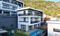 AL-2087, Asansörlü ve Saunalı Üç Katlı Villa – 528 m²’lik arsa üzerinde, havuzlu ve deniz manzaralı 460 m²’lik 5+1 villa, Tepe