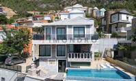 AL-2119, Bektaş’ta, sonsuzluk havuzu, sauna ve hamam bulunan, 210 m²’lik yeni mobilyalı 3+1 villadan kale ve deniz manzarası