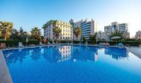 AL-2148, Deniz ve Doğa Manzaralı – Kapalı Yüzme Havuzu ve Hamamlı, 165 m²’lik Lüks Mobilyalı 3+1 Daire, Mahmutlar (Fiyat 11.000 € düşürüldü)