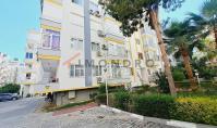 AL-2251, Denize 100 m uzaklıkta: Mahmutlar’da, 5. katta, iki banyolu, bahçeli, 120 m²’lik mobilyalı 2+1 daire