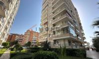 AL-2341, 8. Kat, Deniz Kenarı, Deniz Manzaralı: İki balkonlu, tenis kortu ve saunalı, 135 m²'lik mobilyalı 2+1 daire, Mahmutlar