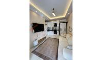 AL-2381, Denize 60 m uzaklıkta: 3. katta, balkonlu ve havuzlu, güneye bakan, 45 m²'lik mobilyalı 1+1 daire, Mahmutlar