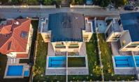 BE-286, Belek Merkez'de Geniş Yüzme Havuzlu 250 m² Satılık Villa