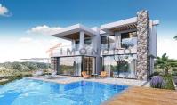 NO-114, Kuzey Kıbrıs Bahçeli'de Plajına Yürüme Mesafesinde Geniş 4+1 Satılık Villa