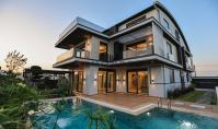 AN-977, Antalya Döşemealtı'nda Geniş Yüzme Havuzlu 435 m² Satılık Villa